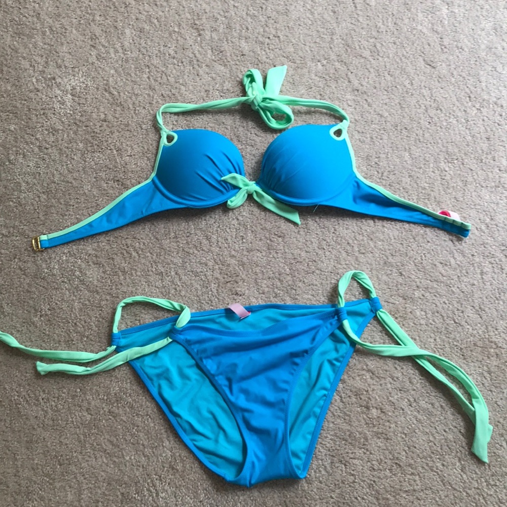 Victoria’s Secret Bikini Set